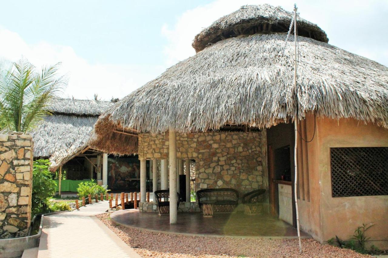 Axkan Palenque, Shows En Vivo & Gastronomia Mar Y Tierra & Travel Agency Eksteriør billede